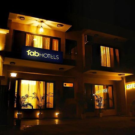 Fabhotel Cotts Villa Vasant Kunj 뉴델리 외부 사진